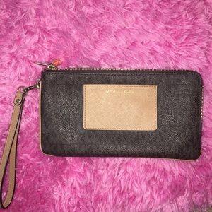Michael Kors wristlet